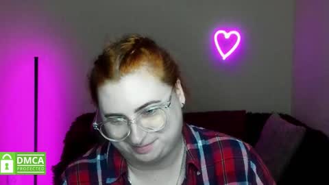 Snapshot of alicia_side_red chatting on 10-12-25, 05:28 Alicia online show from 10-12-25, 05:28