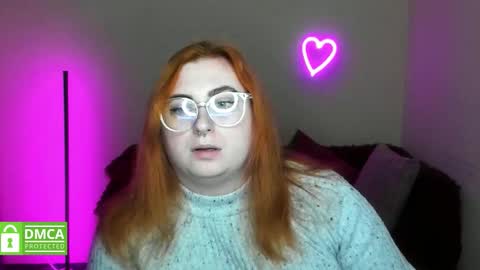 Snapshot of alicia_side_red chatting on 10-22-25, 11:21 Alicia online show from 10-22-25, 11:21