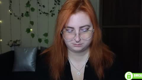 Snapshot of alicia_side_red chatting on 11-30-25, 06:39 Alicia online show from 11-30-25, 06:39