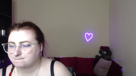 Alicia online show from 04-17-26, 06:16