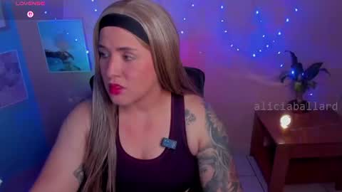 Snapshot of aliciaballard chatting on 07-11-26, 09:16 Jennyfer online show from 07-11-26, 09:16