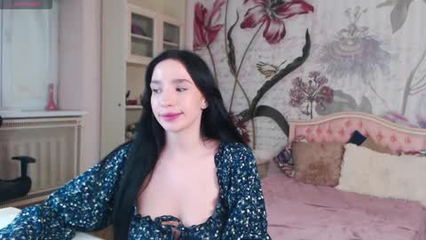 Veronica online show from 10-25-25, 01:40