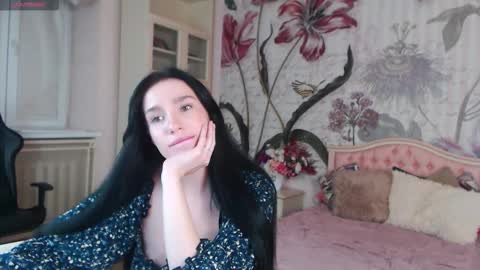 Veronica online show from 10-31-25, 03:24