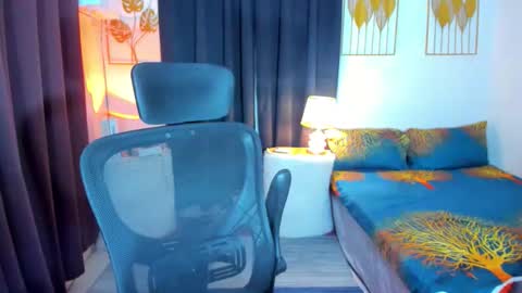 aliciacum online show from 10-01-25, 04:57