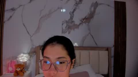 Snapshot of alicialevy chatting on 07-04-26, 10:43 LUNA online show from 07-04-26, 10:43