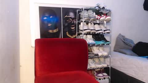 Snapshot of alid_17 chatting on 02-14-25, 03:22 Alid 17 online show from 02-14-25, 03:22