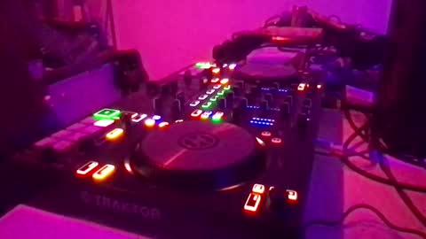 Snapshot of alien8720 chatting on 02-09-25, 12:49 busco rockera online show from 02-09-25, 12:49