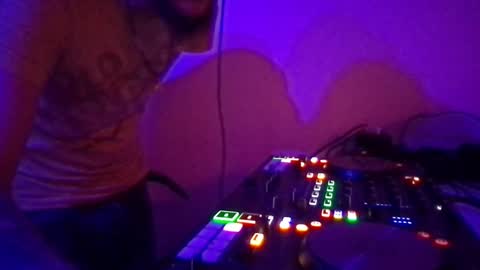 Snapshot of alien8720 chatting on 02-26-25, 06:43 busco rockera online show from 02-26-25, 06:43