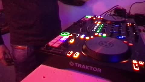 Snapshot of alien8720 chatting on 02-28-25, 01:15 busco rockera online show from 02-28-25, 01:15