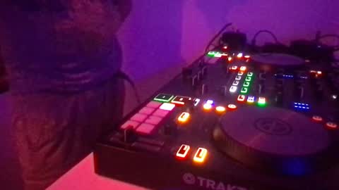 Snapshot of alien8720 chatting on 03-10-25, 06:34 busco rockera online show from 03-10-25, 06:34