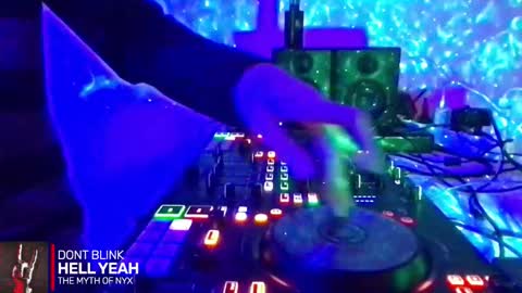 Snapshot of alien8720 chatting on 10-11-25, 08:18 busco rockera online show from 10-11-25, 08:18