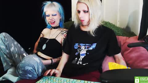 Snapshot of alien_bella chatting on 12-08-24, 02:18 Alien Bella online show from 12-08-24, 02:18