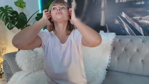 Aliessia online show from 01-12-26, 01:38