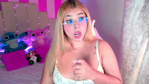 Snapshot of aliice_wonderland_ chatting on 10-10-25, 04:55 Aliice Brown online show from 10-10-25, 04:55