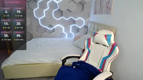 Snapshot of aliicemeow chatting on 05-08-26, 09:47 aliicemeow online show from 05-08-26, 09:47
