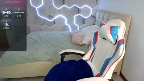 Snapshot of aliicemeow chatting on 06-27-26, 05:56 aliicemeow online show from 06-27-26, 05:56