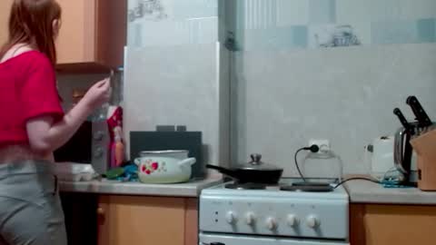 Snapshot of aliiice_stone chatting on 10-29-25, 01:19 Alice online show from 10-29-25, 01:19