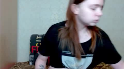 Snapshot of aliiice_stone chatting on 12-04-25, 11:35 Alice online show from 12-04-25, 11:35