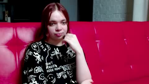 Snapshot of aliiice_stone chatting on 04-25-26, 07:11 Alice online show from 04-25-26, 07:11
