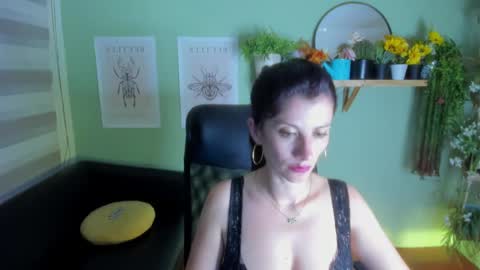 Snapshot of aliiz_01 chatting on 12-28-24, 06:39 Camii online show from 12-28-24, 06:39