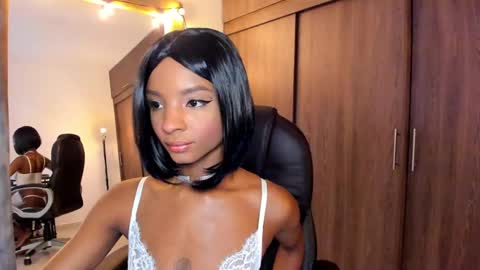 Snapshot of alika_houston chatting on 02-06-25, 08:39 IG Alik nasso online show from 02-06-25, 08:39