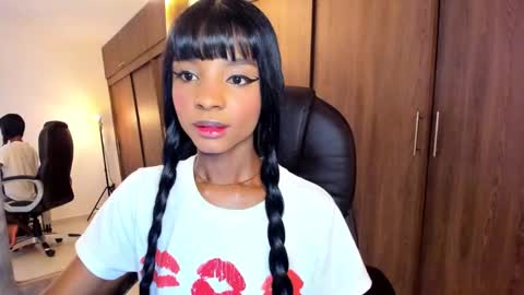 Snapshot of alika_houston chatting on 03-05-25, 04:24 IG Alik nasso online show from 03-05-25, 04:24