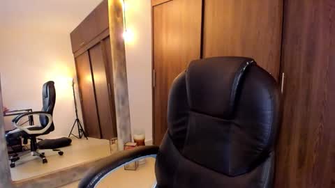 Snapshot of alika_houston chatting on 09-22-25, 03:08 IG Alik nasso online show from 09-22-25, 03:08