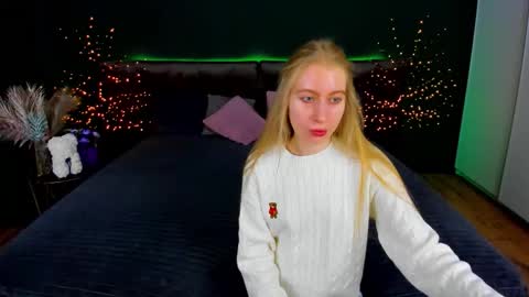 Snapshot of alina__blonde chatting on 10-30-25, 06:37 Alina online show from 10-30-25, 06:37