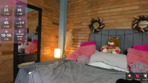Snapshot of alina_honeyx chatting on 06-07-26, 11:30 Alina online show from 06-07-26, 11:30