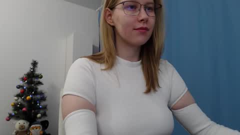 Snapshot of alinasei chatting on 01-06-26, 06:11 alinasei online show from 01-06-26, 06:11