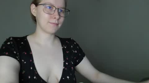 Snapshot of alinasei chatting on 07-03-26, 10:32 alinasei online show from 07-03-26, 10:32