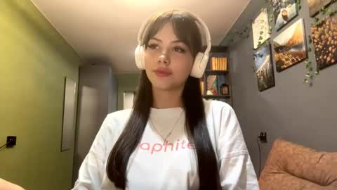 Snapshot of alinedifede chatting on 10-01-25, 11:05 Alice online show from 10-01-25, 11:05