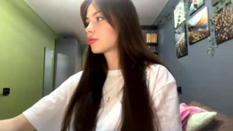 Snapshot of alinedifede chatting on 10-03-25, 10:45 Alice online show from 10-03-25, 10:45