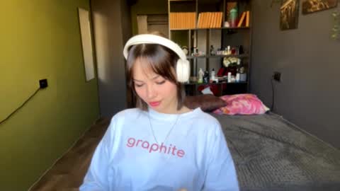 Snapshot of alinedifede chatting on 10-19-25, 07:09 Alice online show from 10-19-25, 07:09