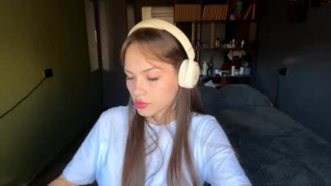 Snapshot of alinedifede chatting on 10-21-25, 05:08 Alice online show from 10-21-25, 05:08