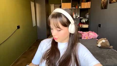 Snapshot of alinedifede chatting on 12-02-25, 06:08 Alice online show from 12-02-25, 06:08