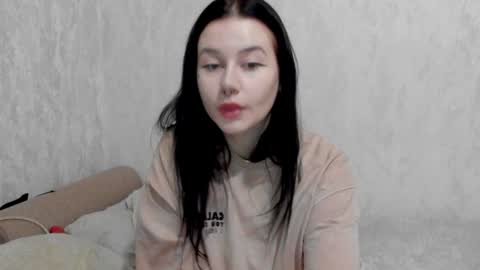 Aline Greeeen online show from 12-16-24, 12:16