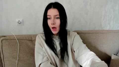 Aline Greeeen online show from 02-14-25, 06:23