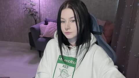 Aline Greeeen online show from 10-21-25, 09:54