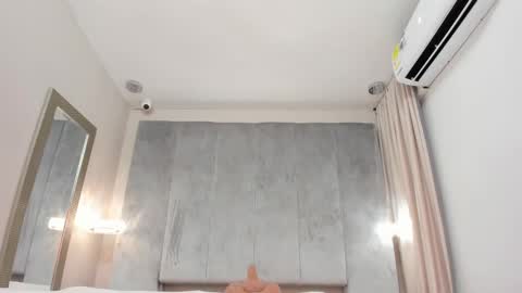 Snapshot of alinnasmith chatting on 02-21-25, 02:06 Alinna online show from 02-21-25, 02:06