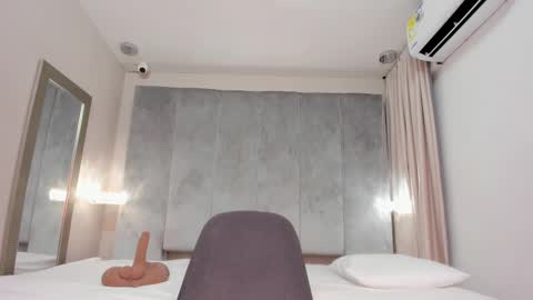 Snapshot of alinnasmith chatting on 03-01-25, 10:42 Alinna online show from 03-01-25, 10:42