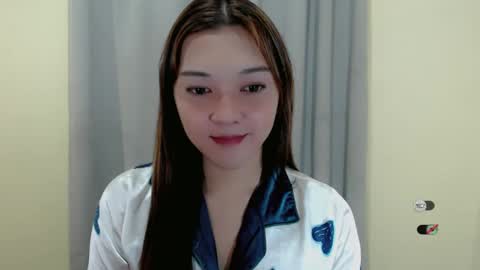 Snapshot of alisa_kiss_ chatting on 02-15-25, 05:39 Shanti xhey online show from 02-15-25, 05:39