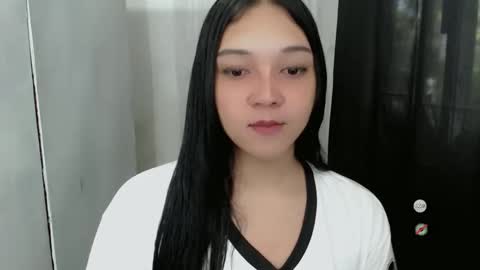 Snapshot of alisa_kiss_ chatting on 11-19-25, 04:01 Shanti xhey online show from 11-19-25, 04:01