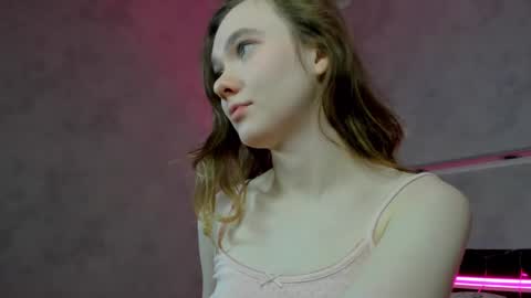 Snapshot of alisa_lesly chatting on 01-03-25, 10:20 Alisa GMT2 Wen - Sun 10 AM - 4 PM except Monday and Tuesday online show from 01-03-25, 10:20