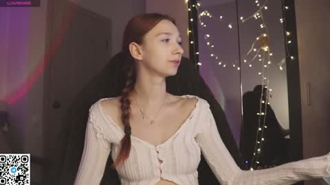 Snapshot of alisaa_01 chatting on 01-18-25, 03:42 Alice Fansly Alisa01 online show from 01-18-25, 03:42