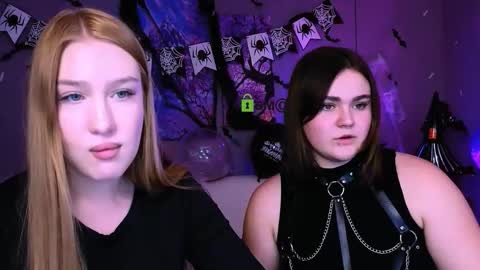 Snapshot of alisabliss chatting on 10-28-25, 11:29 Alisa online show from 10-28-25, 11:29