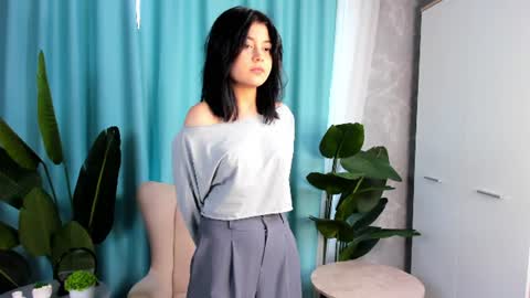 Im Alisa and its my first day here online show from 07-01-26, 07:21