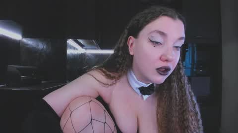 Snapshot of alisaxfox chatting on 05-18-26, 09:48 Alisa online show from 05-18-26, 09:48