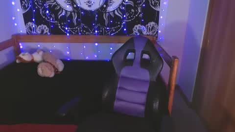 alisha17love online show from 11-16-25, 01:39