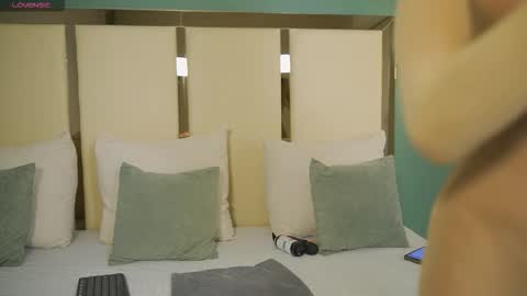 Snapshot of alisha_brainly chatting on 11-23-25, 04:01 buy my videos follow me in my new instagram fernanda699 online show from 11-23-25, 04:01